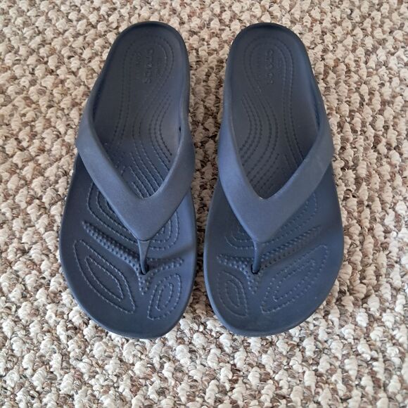 Crocs Flip Flops Women's 9 Kadee Navy Blue Rubber Cushioned Summer Beach Pool - Picture 1 of 5